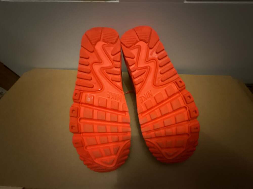 Nike Air Max 90 Logo Print Bright Orange Sneakers. 7Y.